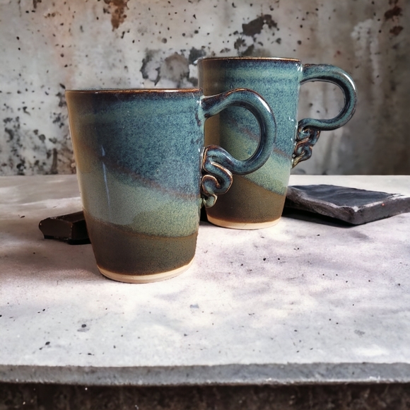 Set of 2 Handmade Pottery Mugs Ceramic Mugs Earth Tones With Lids - Picture 2 of 14